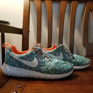 ⭐ Nike ROSHERUN Print Running Shoes